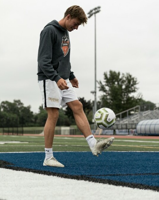 feet juggling