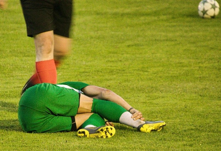 injured soccer player