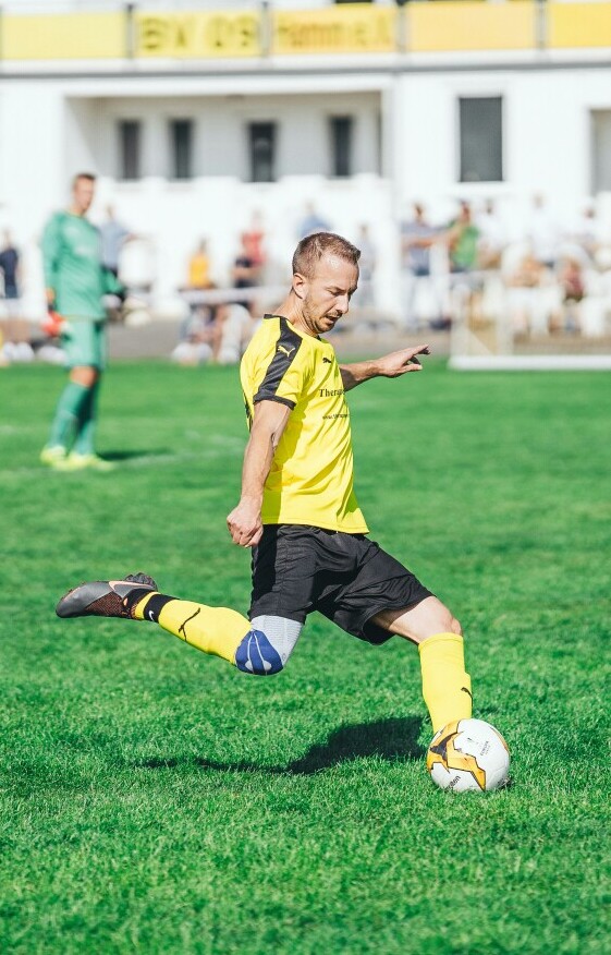 player shooting the ball
